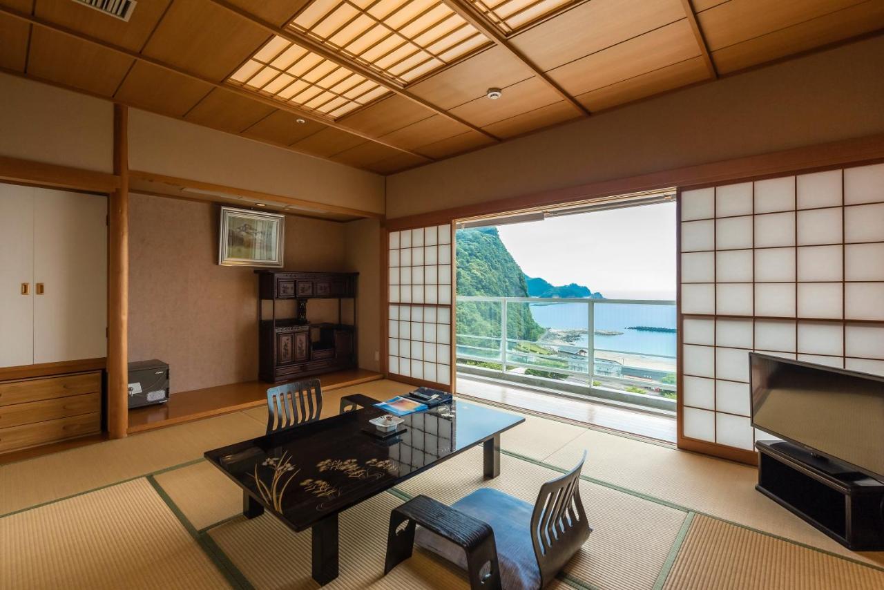 Nishiizu Crystal View Hotel Exterior photo