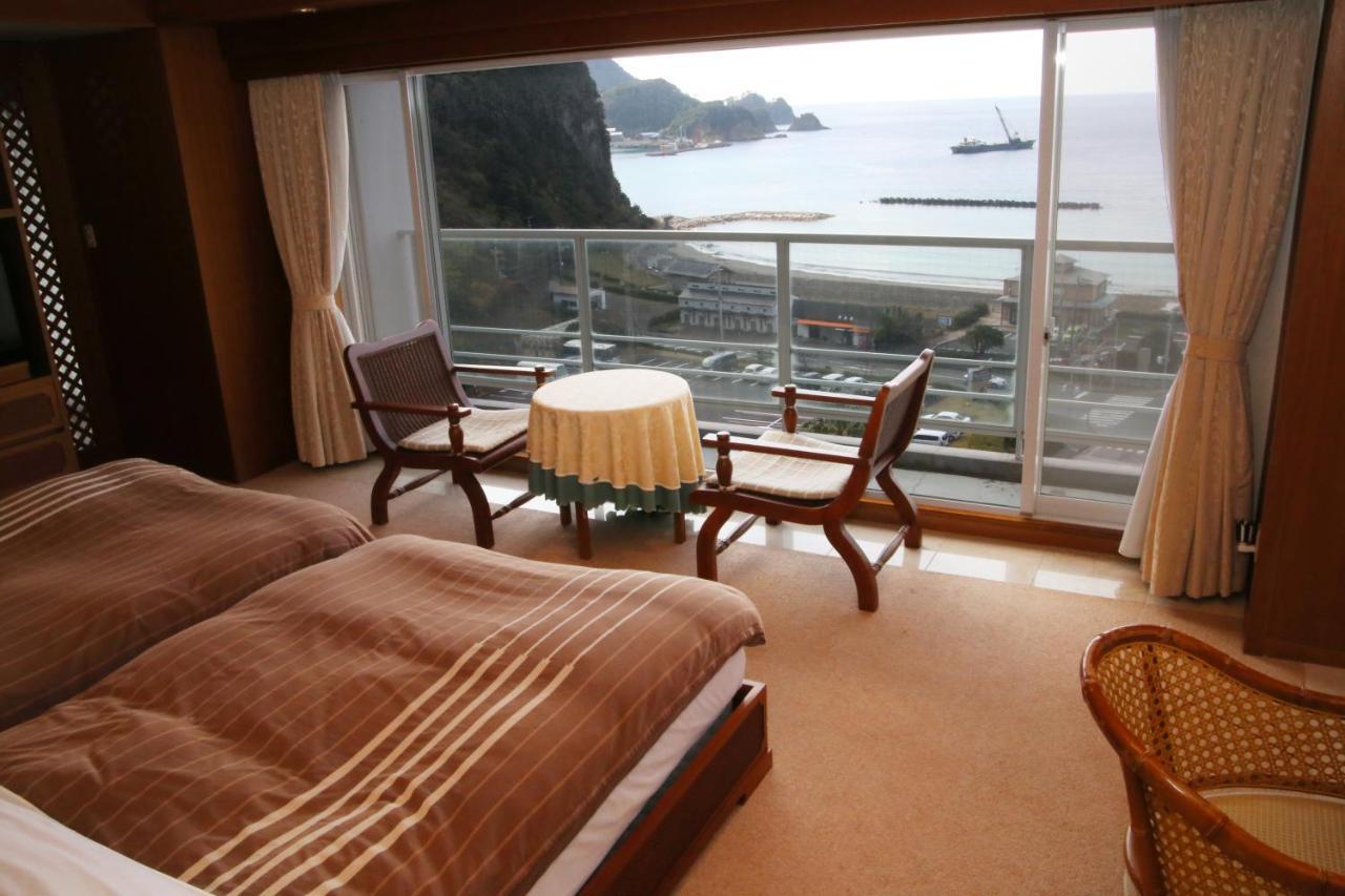 Nishiizu Crystal View Hotel Exterior photo